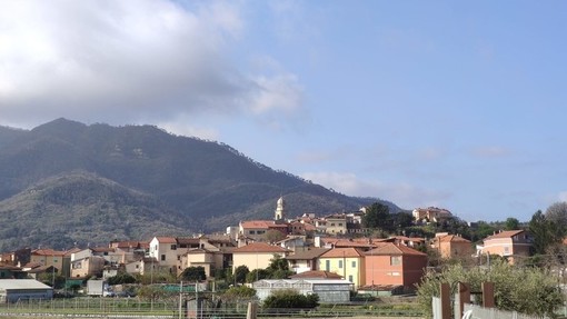 Bastia d’Albenga, un volantino con le indicazioni e i recapiti di SAT per proseguire la campagna di sensibilizzazione ambientale