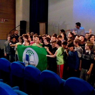 Pietra Ligure, la scuola “N. Martini" conquista per il terzo anno consecutivo la Bandiera Verde