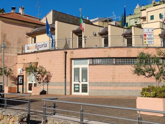 Borgio Verezzi si schiera per la pace: “Piccoli gesti quotidiani per dire basta a guerre e violenze” Borgio Verezzi si schiera per la pace: “Piccoli gesti quotidiani per dire basta a guerre e violenze”