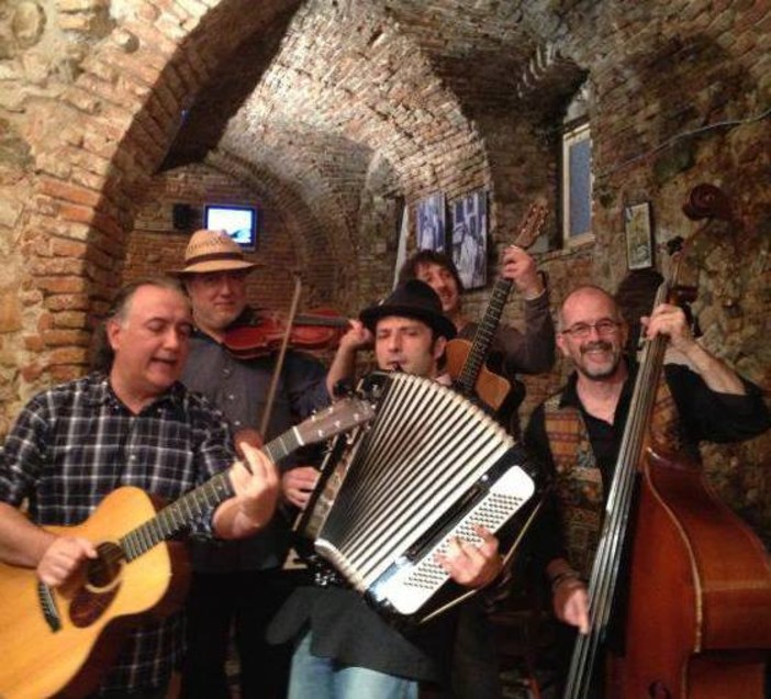 Quiliano: lo swing della "Banda Tziga" arriva a Valleggia