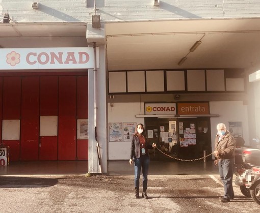 Il gruppo Pd Loano attacca: "Verzi resterà senza l’unica bottega di quartiere"