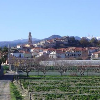 Uomo perde la vita sotto un cancello a Bastia d'Albenga