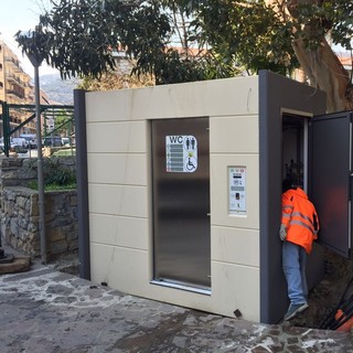 Andora, a breve l’apertura del bagno pubblico autopulente di piazza Santa Maria Andora, a breve l’apertura del bagno pubblico autopulente di piazza Santa Maria