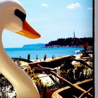 Si apre con Spiaggia e Vinili l’estate ai Bagni Mafalda Royal di Varazze