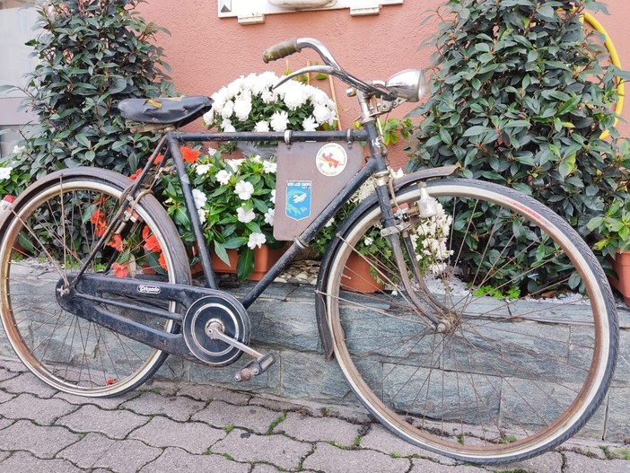 La "bicicletta di Maradona" in vendita in un'asta benefica per la Croce Bianca di Albenga La "bicicletta di Maradona" in vendita in un'asta benefica per la Croce Bianca di Albenga