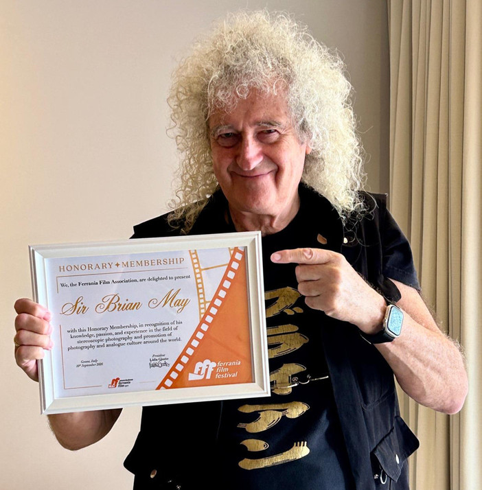 Brian May socio onorario dell'associazione Ferrania Film: la nomina durante il festival STARMUS Brian May socio onorario dell'associazione Ferrania Film: la nomina durante il festival STARMUS