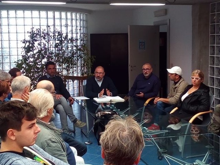 Riunione tra Comune di Borghetto e Titolari di bagni per fare il punto sui danni del maltempo Riunione tra Comune di Borghetto e Titolari di bagni per fare il punto sui danni del maltempo