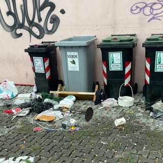 Albenga, Tomatis (FdI): "Pusher in monopattino in via Papa Giovanni per spaccio mordi e fuggi sotto gli occhi degli abitanti" Albenga, Tomatis (FdI): "Pusher in monopattino in via Papa Giovanni per spaccio mordi e fuggi sotto gli occhi degli abitanti"