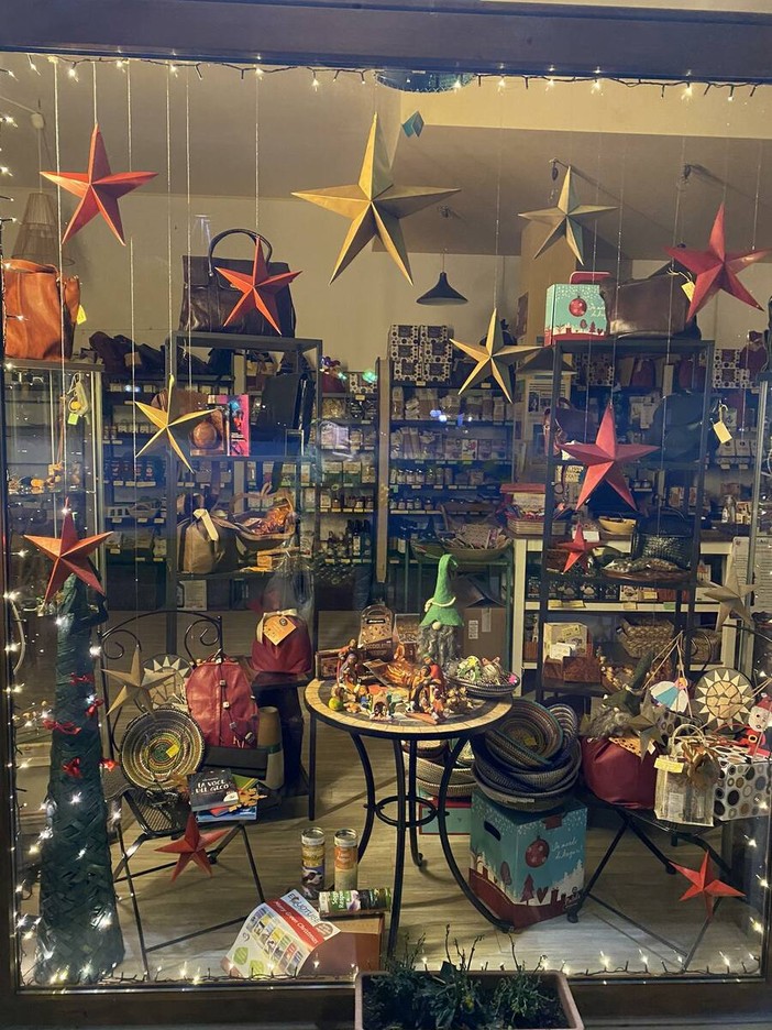 Arte e solidarietà a Carcare, la mostra "Officina acquerello" a sostegno del viaggio dei ragazzi di Mazara del Vallo