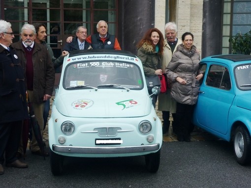 Befana al Gaslini con le Fiat 500 e la Fata Zucchina