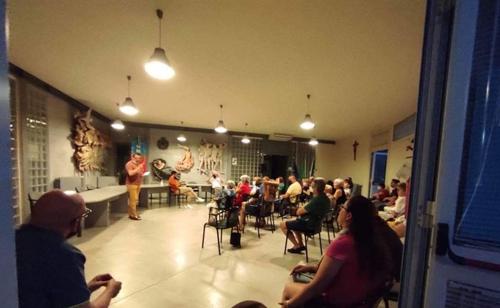 A Borgio Verezzi l'incontro pubblico promosso dalla minoranza: "Serata partecipata, dimostrazione che i cittadini sono interessati e attivi alla vita politica locale" (FOTO)