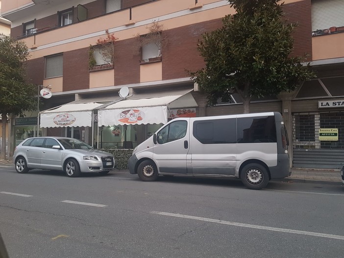 Albenga: furto al bar Jolly, i ladri portano via anche i gelati