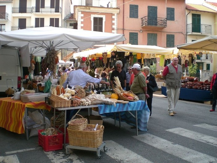 A Savona stand gastronomici e artigianato alla manifestazione "Villapiana insieme"