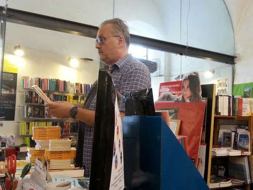 Finale Ligure meta di vip e famosi: ieri il Conte Uguccione per le vie della città Finale Ligure meta di vip e famosi: ieri il Conte Uguccione per le vie della città