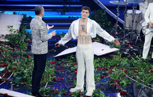 Il Codacons denuncia Blanco: "Il palco distrutto è stato pagato dai cittadini attraverso il canone" Il Codacons denuncia Blanco: "Il palco distrutto è stato pagato dai cittadini attraverso il canone"