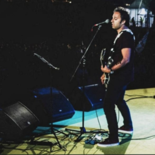 Deputato e musicista, Sergio Battelli presenta il suo ultimo singolo "Sei solo te"