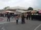 Gli ambulanti del mercato di Albenga: "Stanno giocando con noi, ma non siamo birilli"