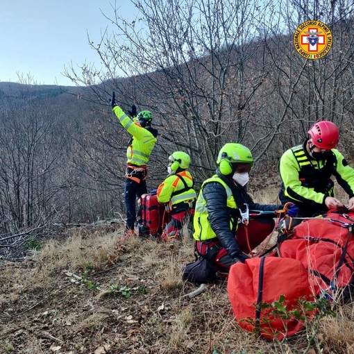 Biker soccorso sulle alture di Feglino: intervento dell'elisoccorso Grifo (FOTO e VIDEO) Biker soccorso sulle alture di Feglino: intervento dell'elisoccorso Grifo (FOTO e VIDEO)