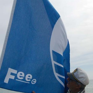 Varazze: alla Marina la consegna della Bandiera Blu