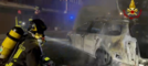 Borghetto, auto a fuoco in via Termini Imerese (VIDEO)