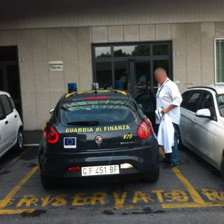Il blitz della Finanza alla sede dell' autostrada dei Fiori
