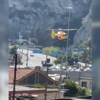 Biker cade sulla Caprazoppa: al Santa Corona con l’elisoccorso Biker cade sulla Caprazoppa: al Santa Corona con l’elisoccorso