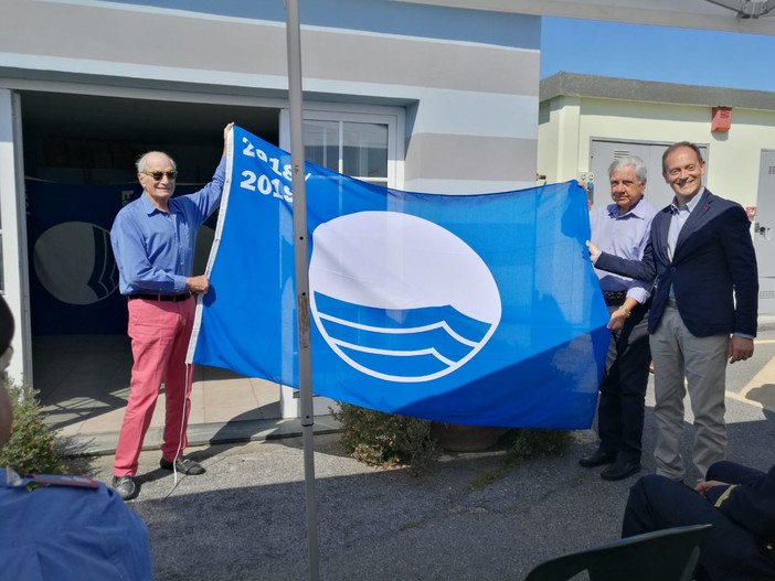 Il Porto di Andora riceve la bandiera blu