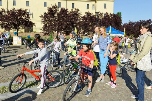 “Bimbimbici” arriva a Laigueglia, una grande festa dei bambini in bicicletta “Bimbimbici” arriva a Laigueglia, una grande festa dei bambini in bicicletta