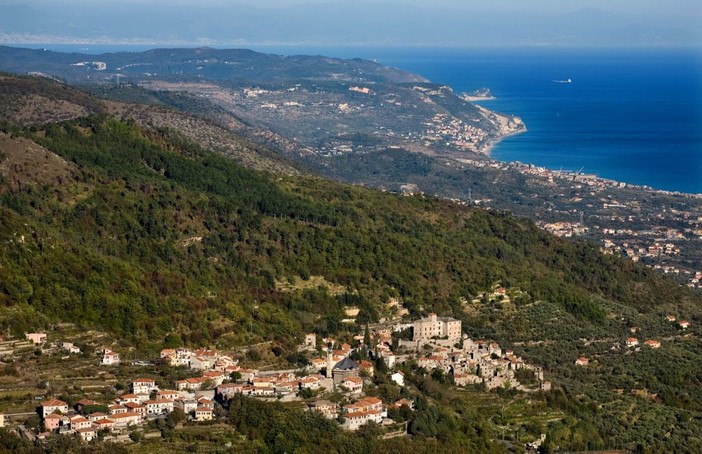 Balestrino: passeggiata tra vecchi ponti, mulini, borghi abbandonati, antiche fornaci da calce e panorami