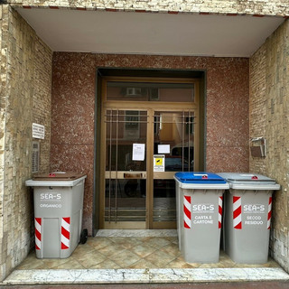Porta a porta a Savona, il caso di Villapiana: "I bidoni dei non vedenti scambiati" Porta a porta a Savona, il caso di Villapiana: "I bidoni dei non vedenti scambiati"