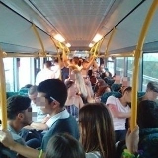 Bus sovraffollati: la protesta di una lettrice