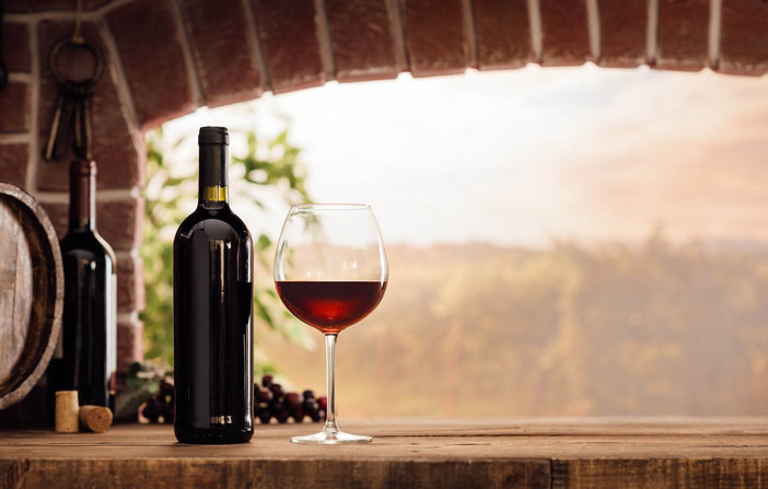 Giugno in cantina per vite in Riviera, luoghi del vino aperti per tutto il mese