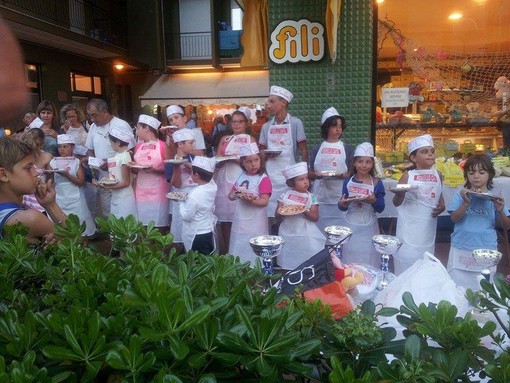 A Borghetto Santo Spirito i bimbi per un giorno diventano pasticceri