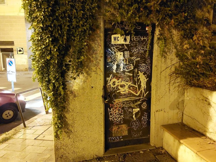 Savona, via alla pulizia e sanificazione dei servizi igienici di via Pietro Giuria Savona, via alla pulizia e sanificazione dei servizi igienici di via Pietro Giuria