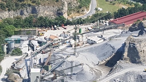 Icose Zuccarello, arriva la diffida dalla Provincia per le emissioni di polveri alla "Cava Isola" Icose Zuccarello, arriva la diffida dalla Provincia per le emissioni di polveri alla "Cava Isola"