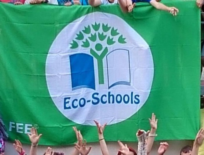 Le scuole di Varazze ricevono la Bandiera Verde "Eco-Schools"