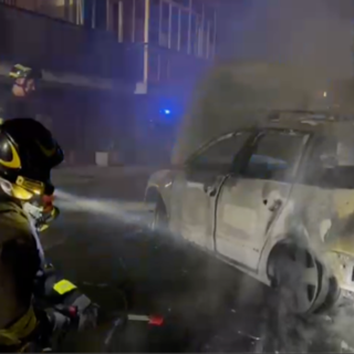 Borghetto, auto a fuoco in via Termini Imerese (VIDEO)