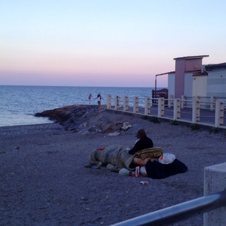 Albenga, solitudine e difficoltà economiche. L'assessore Vespo: "Ciò che manca è il lavoro. Noi cerchiamo di rispondere a tutti"