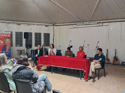 Branca (Avs) chiude la campagna elettorale: "Solo lavorando con le comunità possiamo cambiare la società" Branca (Avs) chiude la campagna elettorale: "Solo lavorando con le comunità possiamo cambiare la società"