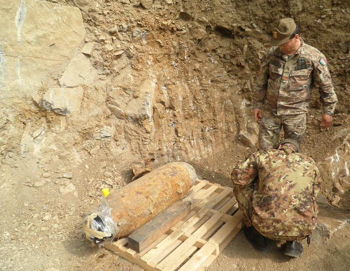 Al Comune di Andora tutti pazzi per la bomba: l'ufficio turismo - entusiasta - manda pure le foto Al Comune di Andora tutti pazzi per la bomba: l'ufficio turismo - entusiasta - manda pure le foto