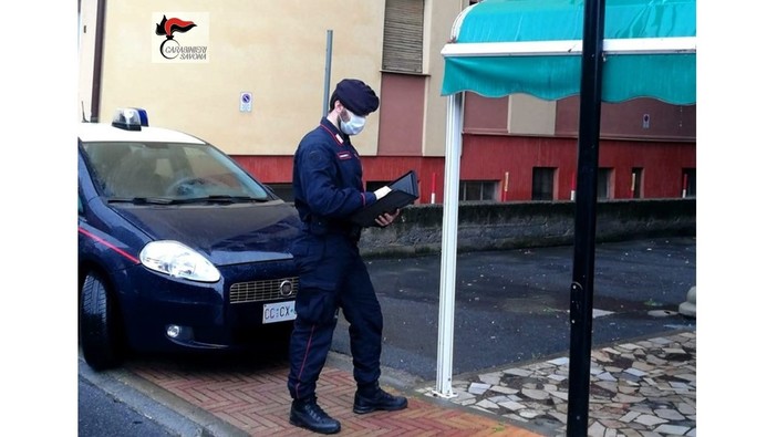 Pietra, bar aperto in barba al decreto anti Covid: sanzionati gestore e clienti