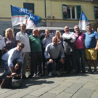 Fratelli d'Italia a Savona col senatore Berrino durante la campagna elettorale