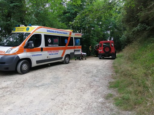 Biker soccorso a Tovo San Giacomo: intervento dei vigili del fuoco e dei sanitari (FOTO) Biker soccorso a Tovo San Giacomo: intervento dei vigili del fuoco e dei sanitari (FOTO)