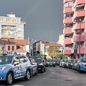 Albenga, controlli a tappeto nelle palazzine abbandonate di via Carloforte: due accessi abusivi scoperti