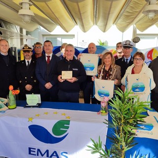 La bandiera Emas sventola sul porto di Andora: premiato l'impegno nella promozione della sostenibilità ambientale La bandiera Emas sventola sul porto di Andora: premiato l'impegno nella promozione della sostenibilità ambientale