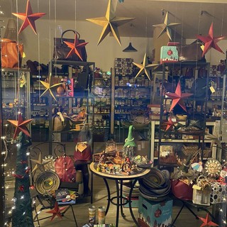 Arte e solidarietà a Carcare, la mostra "Officina acquerello" a sostegno dei ragazzi di Mazara del Vallo