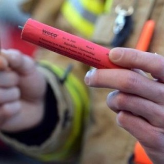 Pietra Ligure, uomo si ferisce all'occhio con un petardo