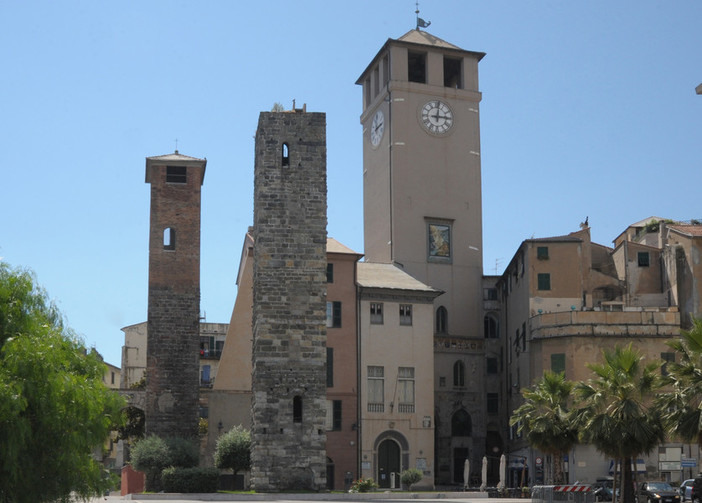 Savona, infiltrazioni nella torre del Brandale e nel Palazzo degli Anziani: il comune stanzia 55mila euro