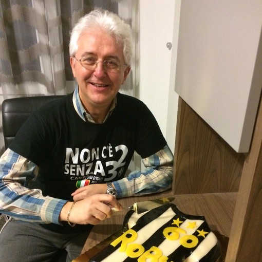 Savona, l'insegnante-tifoso Roberto Bertola raggiunge la pensione: "Bella esperienza, ora spazio ai giovani" Savona, l'insegnante-tifoso Roberto Bertola raggiunge la pensione: "Bella esperienza, ora spazio ai giovani"
