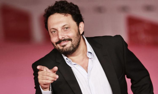 Albenga, sabato si parla romano con Enrico Brignano